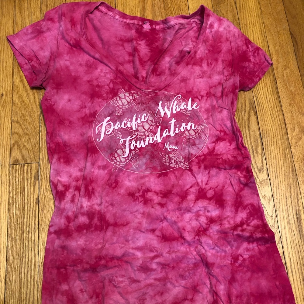 NWOT Pink tie-dye v-neck Pacific Whale Foundation Maui T-shirt